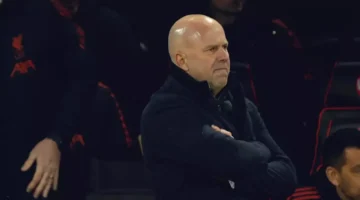 أزمة ليفربول.. سلوت ينتقد ضغط مباريات الدوري الإنجليزي بعد تعثر بورنموث المفاجئ